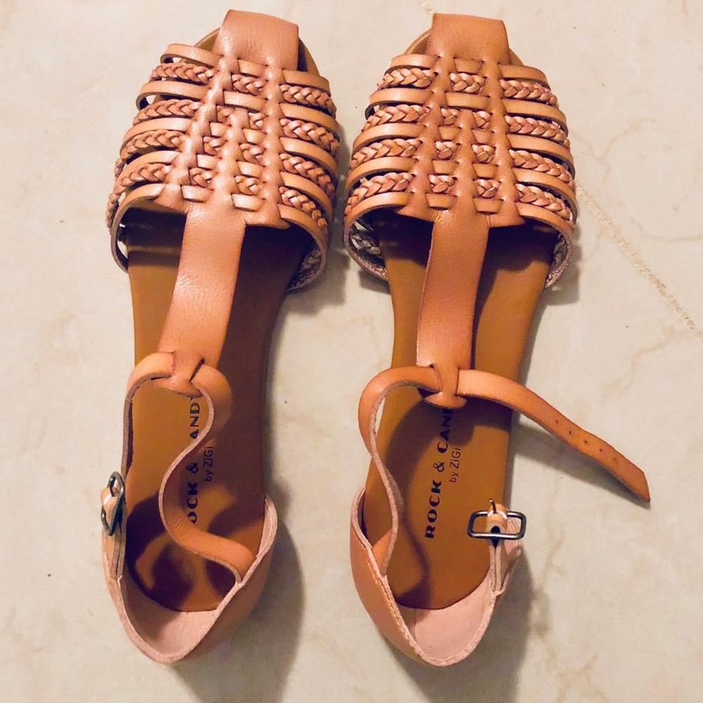 Tan Sandles
